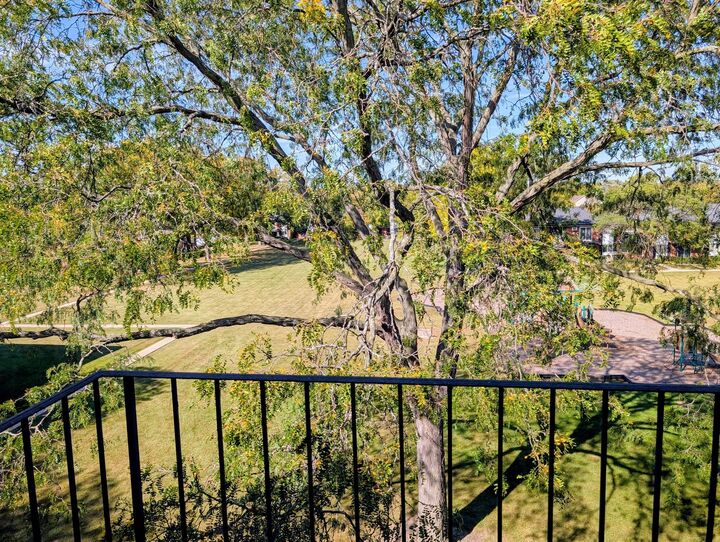 Property Photo: 2420 E Brandenberry Court 4C IL 60004