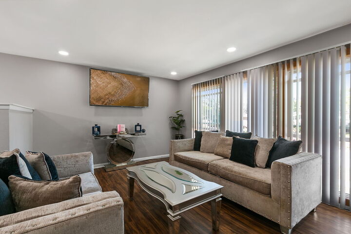 Property Photo: 15221 Oak Street IL 60419