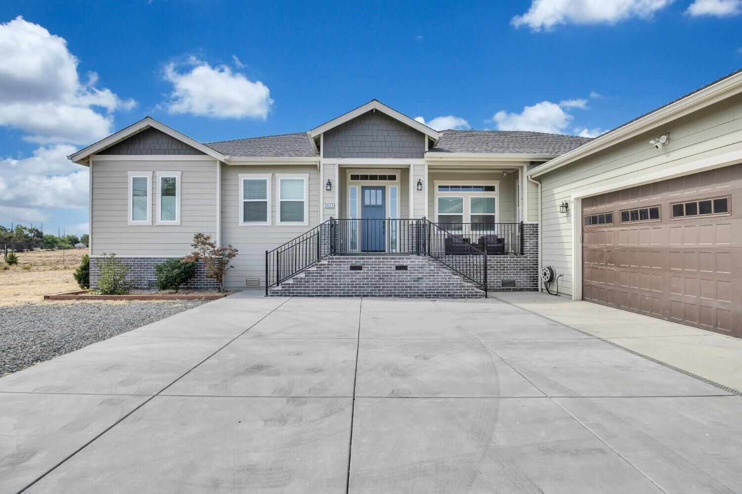 Property Photo:  5425 Rio Linda Boulevard  CA 95838 
