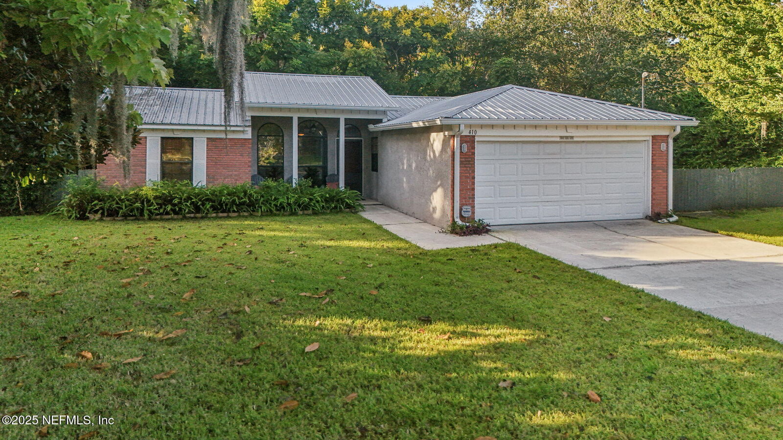 Property Photo: 410 Tanager Road FL 32086
