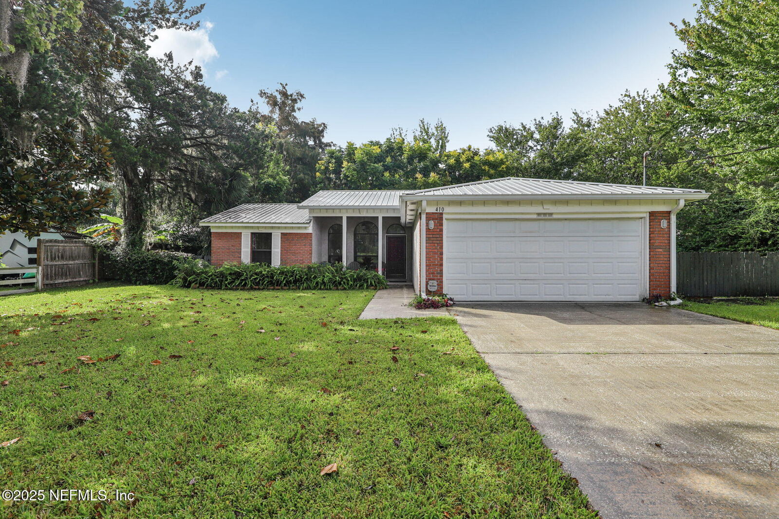 Property Photo: 410 Tanager Road FL 32086