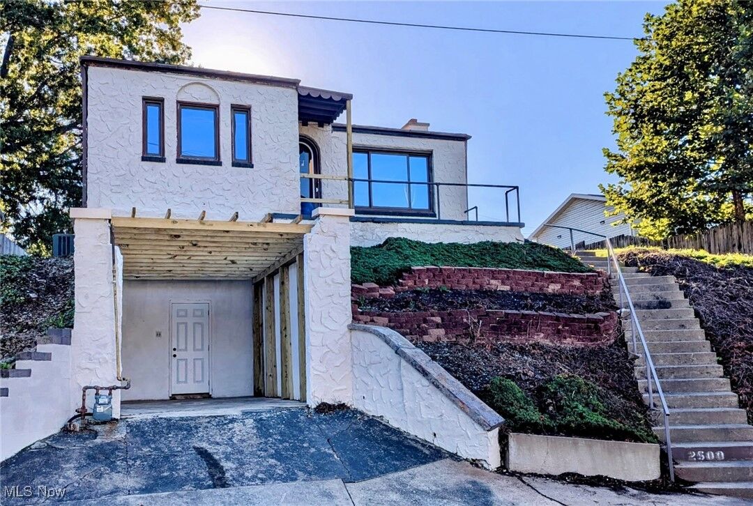 Property Photo:  2500 New York Avenue  WV 26101 