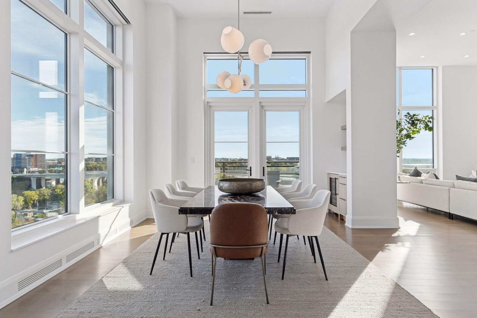 Property Photo:  1111 W River Parkway 8D  MN 55415 