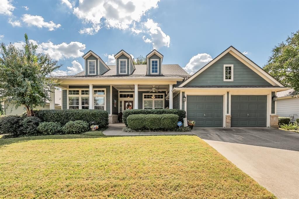 Property Photo:  2404 Aramic Court  TX 76001