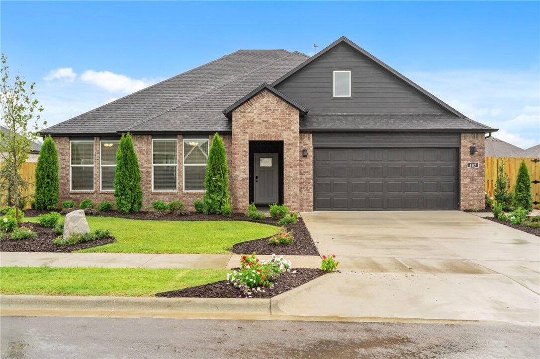 Property Photo: 407 W Taverner Xing AR 72730