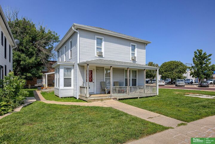 Property Photo: 1713 Lincoln Street NE 68008