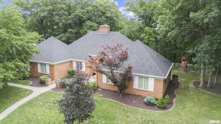 Property Photo:  416 W Ravinwoods Road  IL 61615 