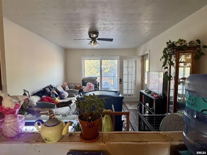 Property Photo:  1140 E Myrtle Street  IL 61520 
