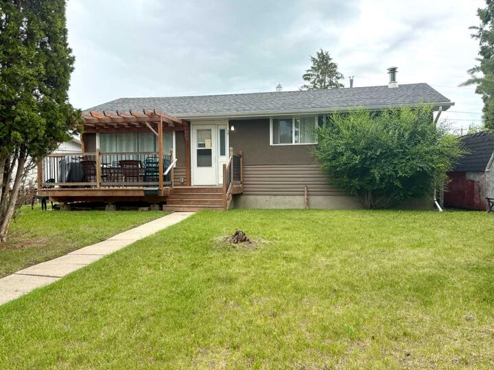 17 Fern Road  Red Deer AB T4N 4Z3 photo