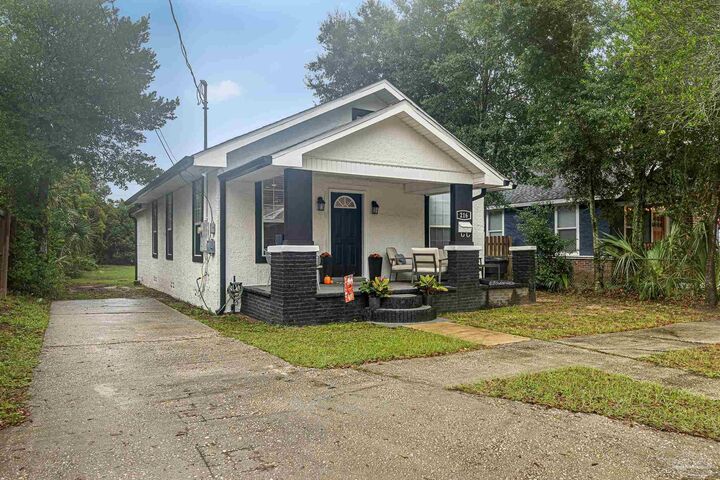 Property Photo:  216 N B St  FL 32502 