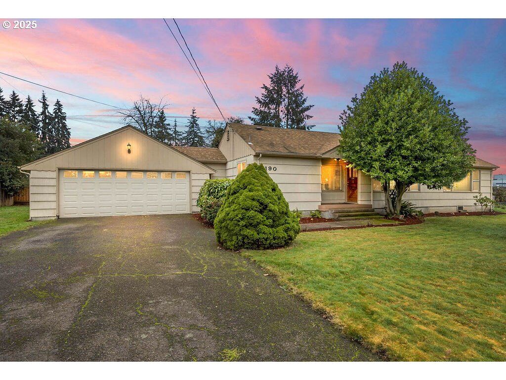Property Photo: 190 Hunsaker Ln OR 97404