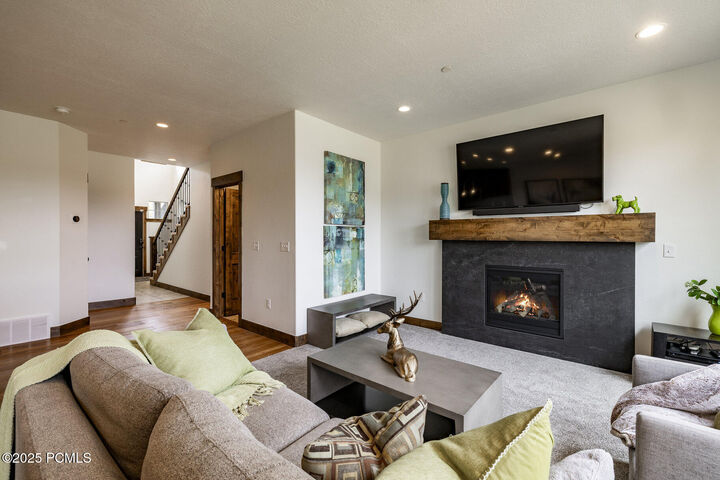 Property Photo: 924 W Abigail Drive UT 84036