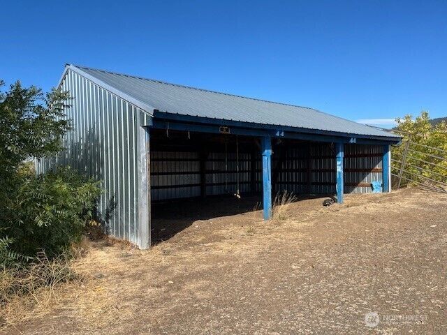 Property Photo:  431  Upper Green Canyon  WA 98926 