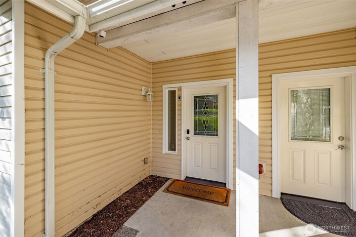 Property Photo: 3301 Park Lane B WA 98274