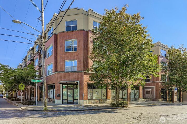 413 NE 70th Street 207  Seattle WA 98115 photo