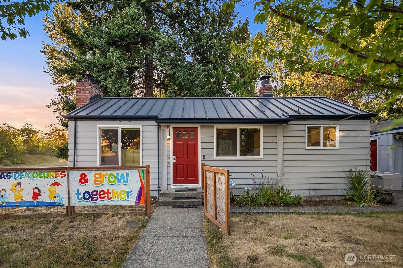 Property Photo:  6745  18th Avenue SW  WA 98106 