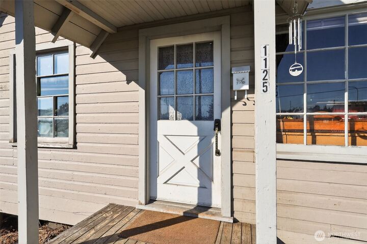 Property Photo:  1125 N Tower Avenue  WA 98531 