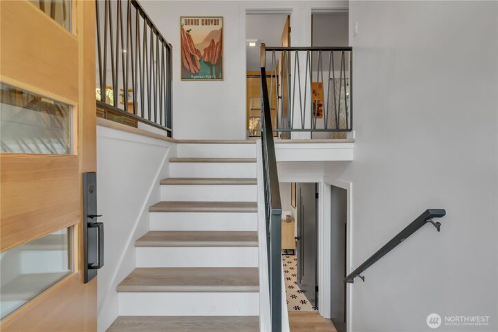Property Photo:  2310  Aberdeen Avenue NE  WA 98056 