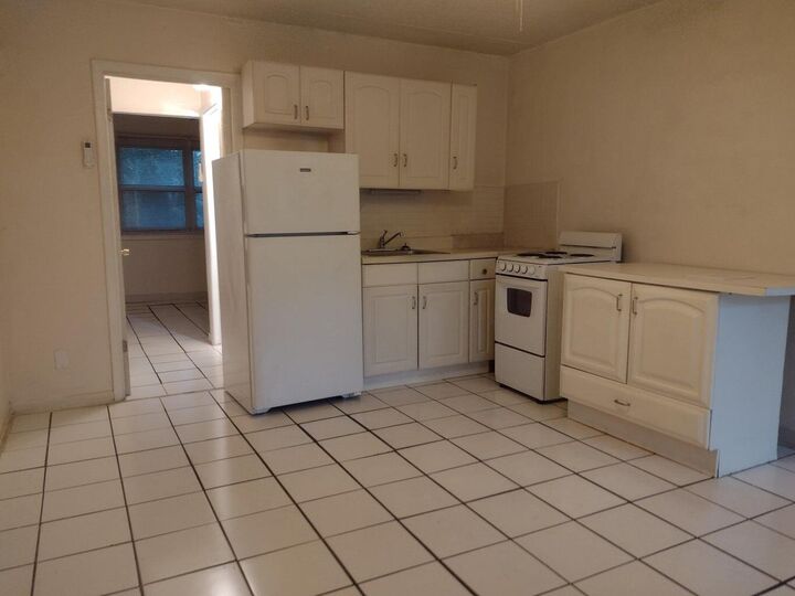 Property Photo:  3251 SW 44th Street 200  FL 33312 