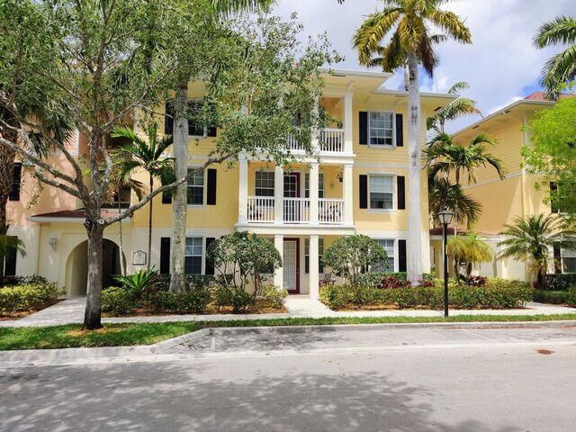 Property Photo: 224 Murcia Drive 201 FL 33458