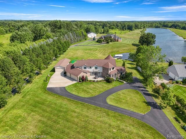 Property Photo: 7455 Groveland Road MI 48442