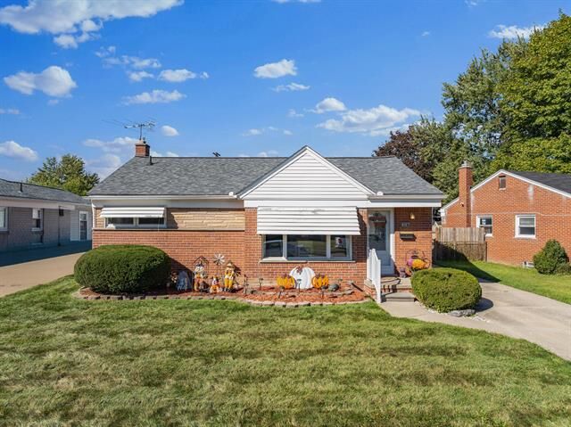 Property Photo:  6567 Sterling Court  MI 48135 