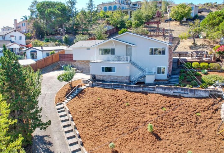 Property Photo: 3123 Huntington Court CA 94546