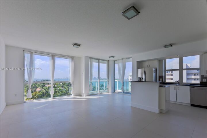 Property Photo:  7900 Harbor Island Dr 926  FL 33141 