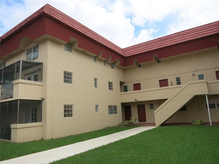 Property Photo: 10901 N Kendall Dr 109 FL 33176