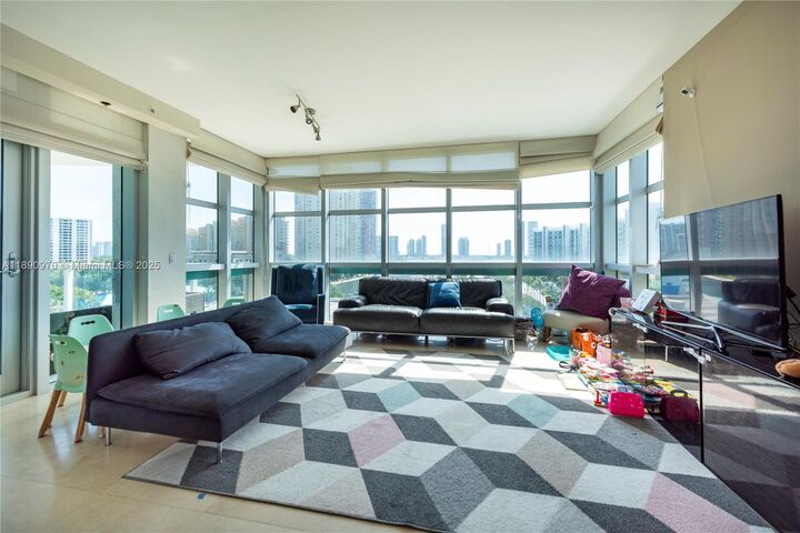 Property Photo: 3131 NE 188th St 2-808 FL 33180