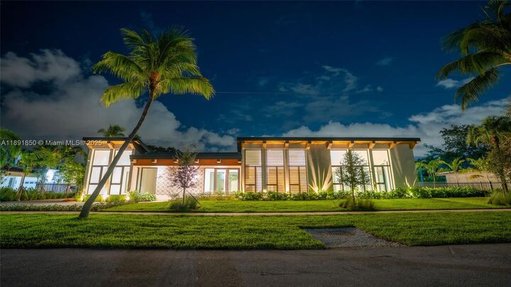 6716 San Vicente St  Coral Gables FL 33146 photo