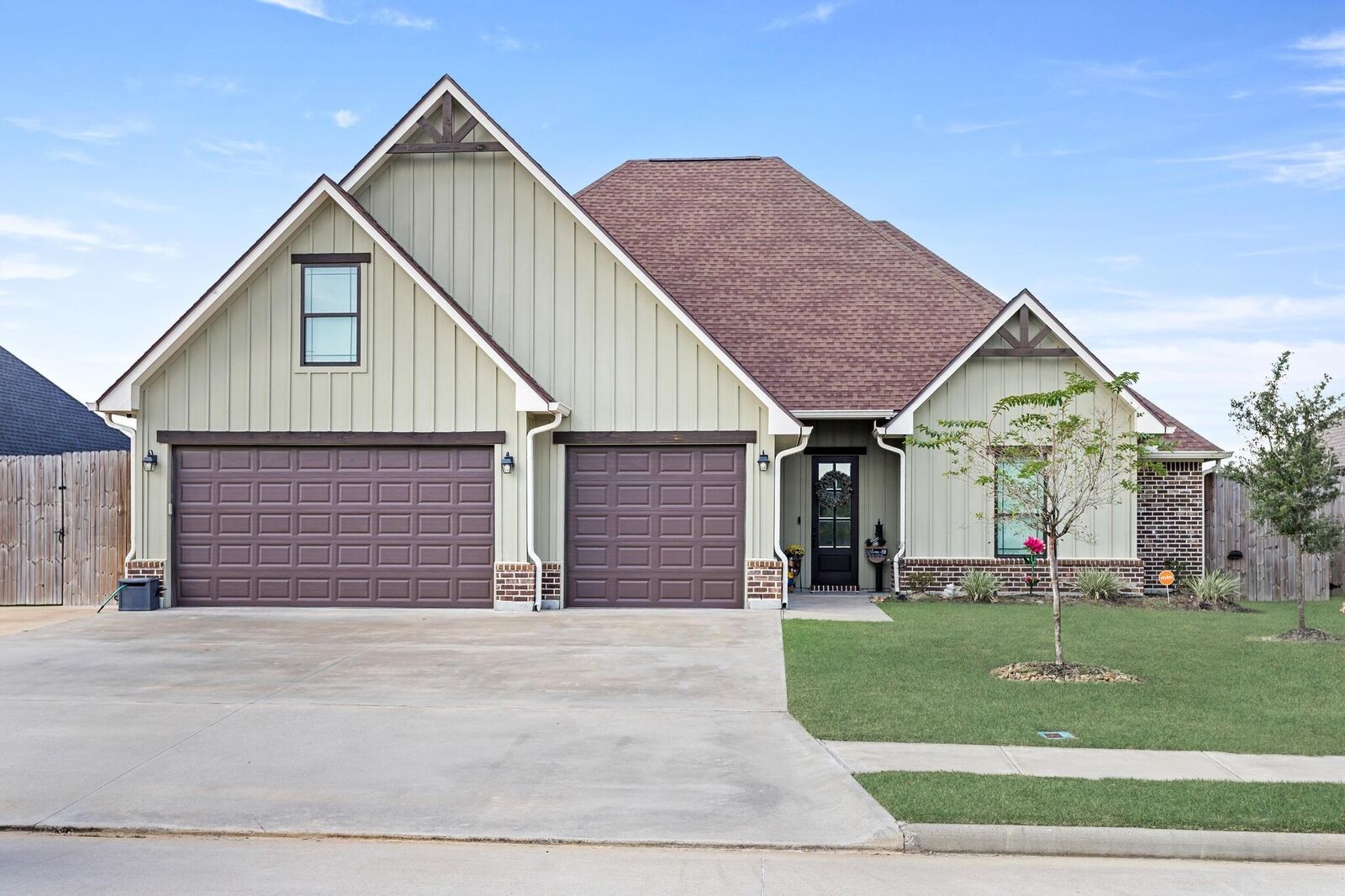 Property Photo: 108 Pindo Palm TX 77657