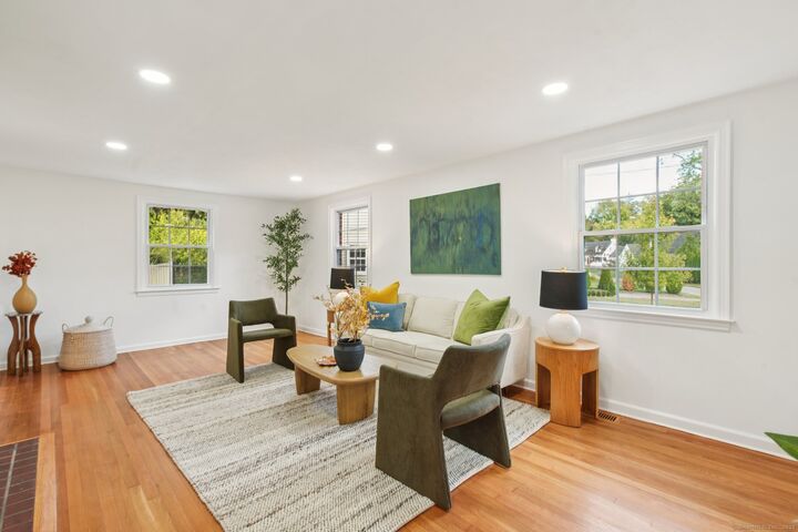 Property Photo: 74 Glen Parkway CT 06517