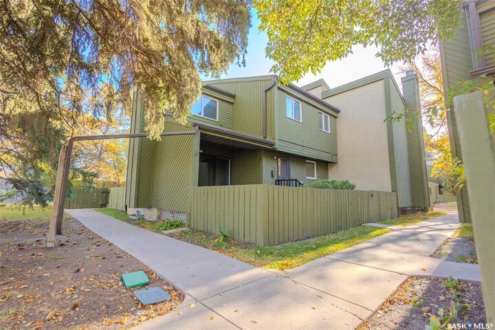 Property Photo:  215 Primrose Drive 3  SK S7K 5E4 