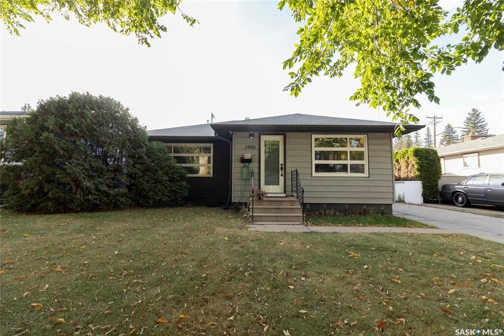 Property Photo: 2406 Cairns Avenue SK S7J 1V3