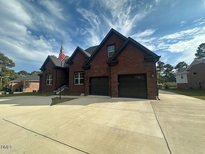 Property Photo:  253 Shawcroft Road  NC 28311 