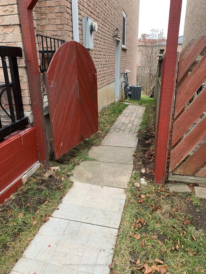 Property Photo: 47 Hewitt Crescent E ON L1S 7A6