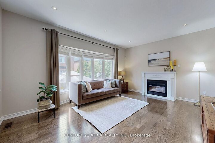 Property Photo:  24 Gannett Drive  ON L4E 0E9