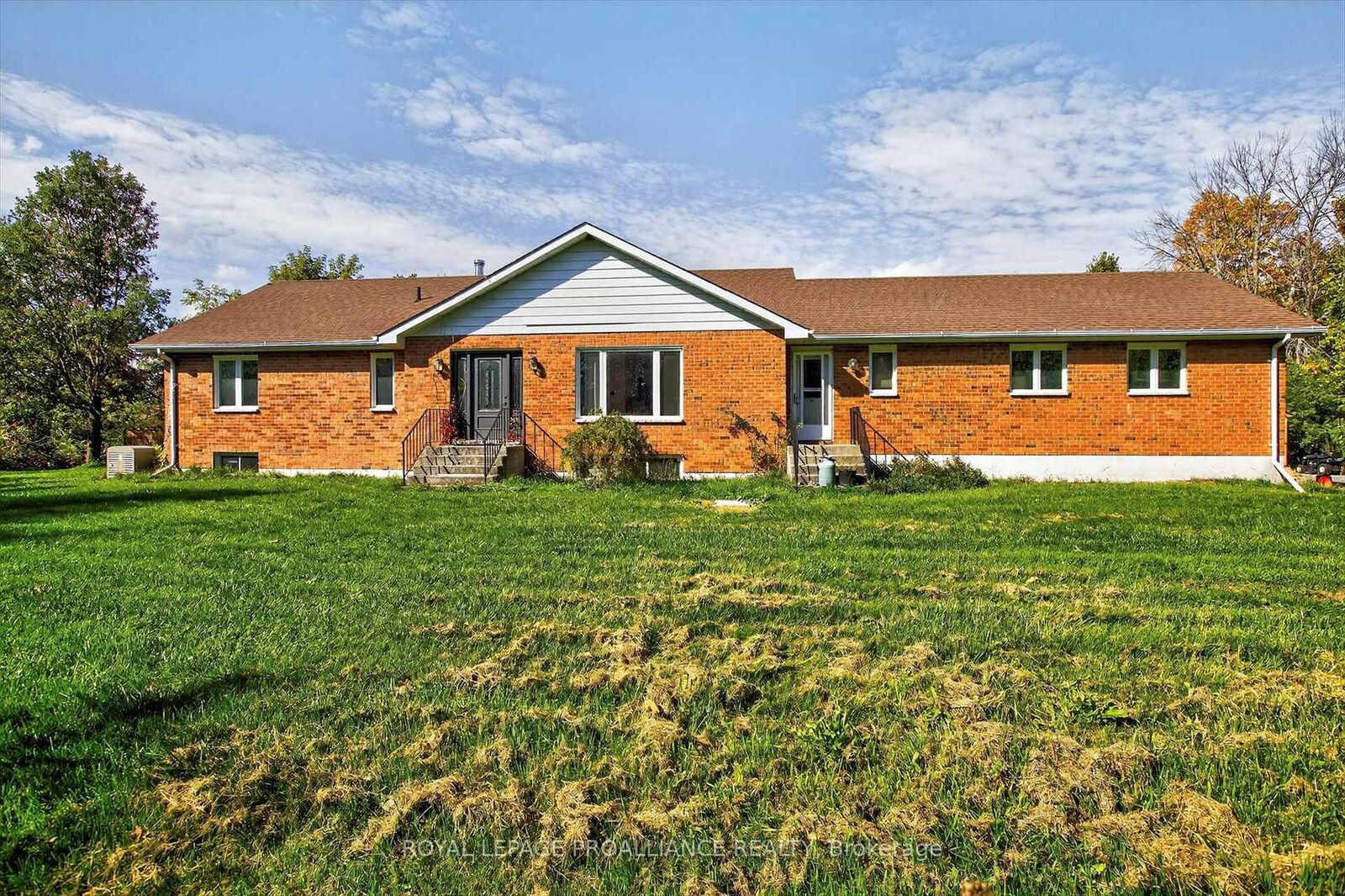 Property Photo:  1592 12th Line Smith N/A  ON K0L 2H0 
