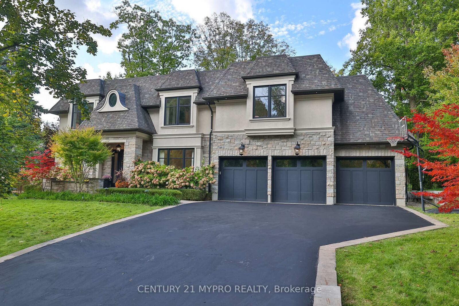 Property Photo: 1389 Weaver Avenue ON L6J 2L6