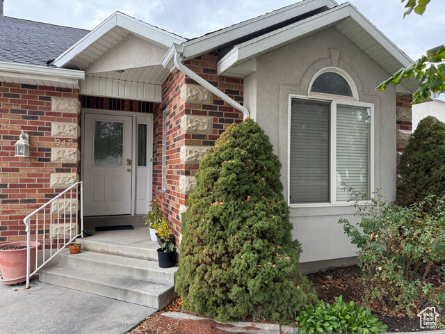 Property Photo: 947 N 830 W UT 84057