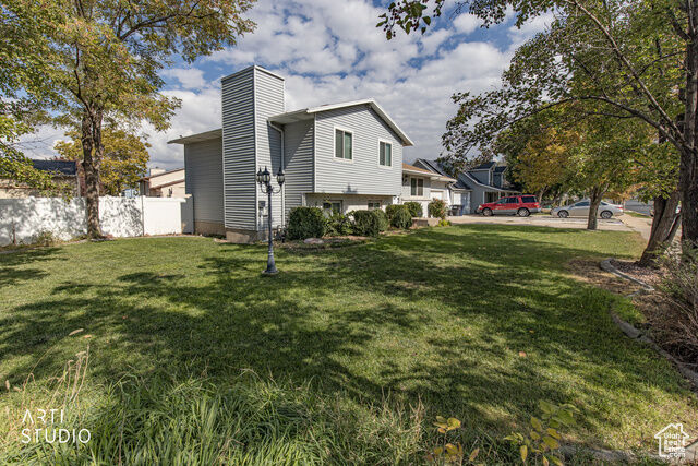 Property Photo:  916 W 2025 S  UT 84087