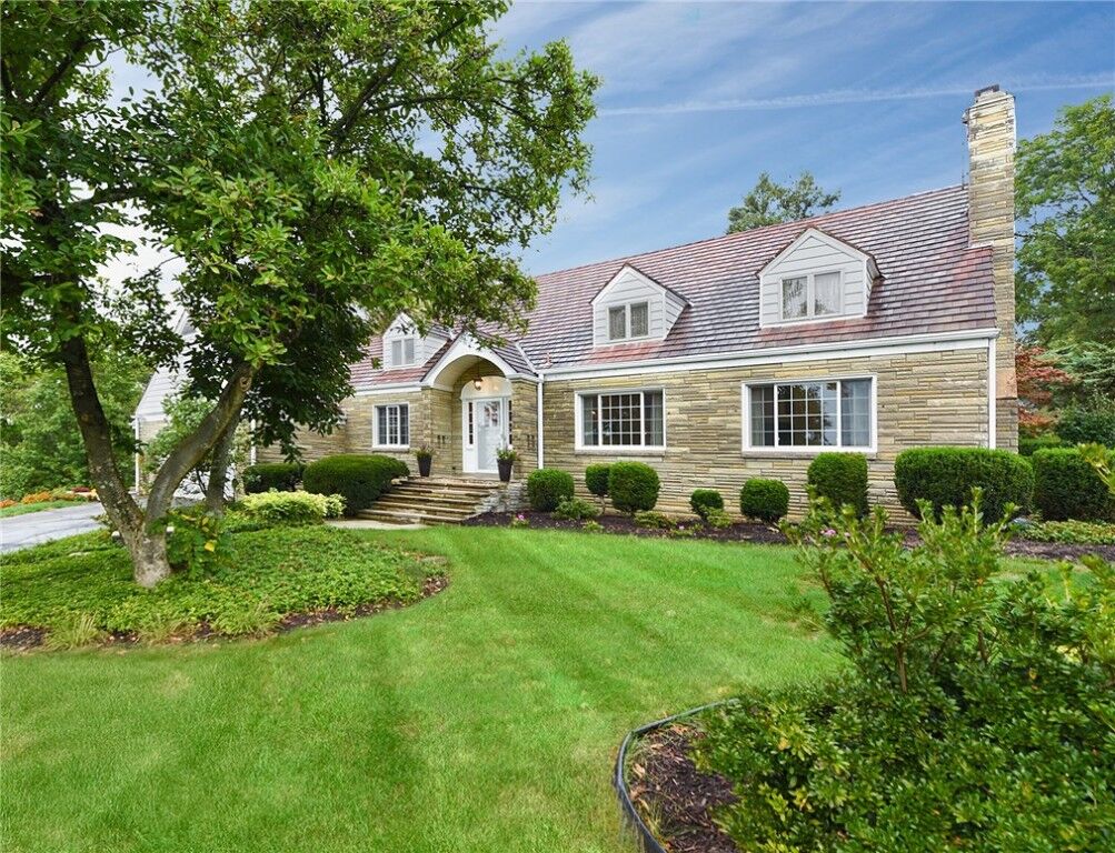 Property Photo:  2055 Outlook Dr  PA 15241 