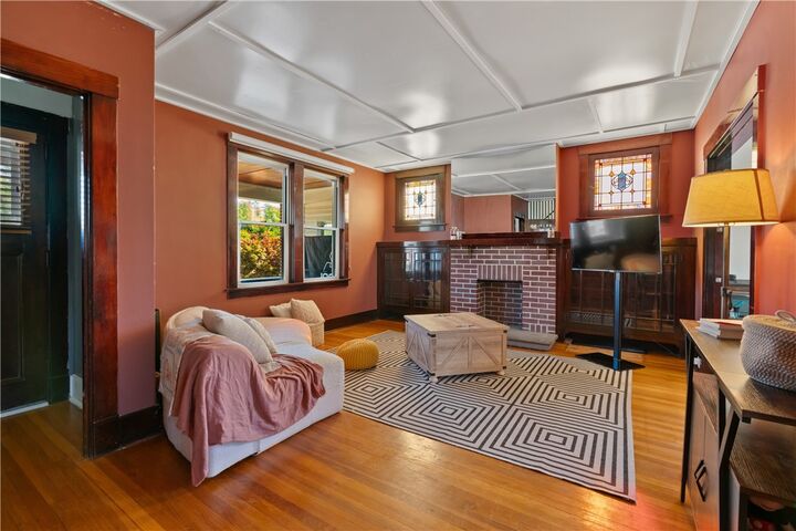 Property Photo:  2373 E Beckert Ave  PA 15212 