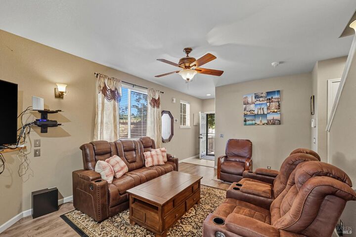 Property Photo: 111 Mark West Commons Circle CA 95403