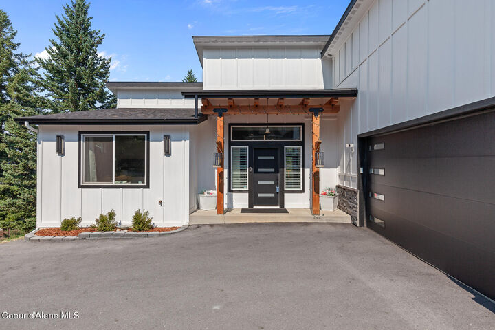 Property Photo: 2177 E Grandview Dr ID 83815