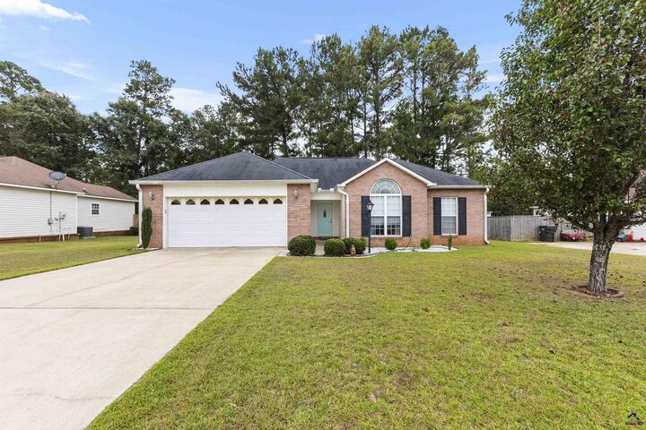 Property Photo:  103 Englewood Court  GA 31005-4489 