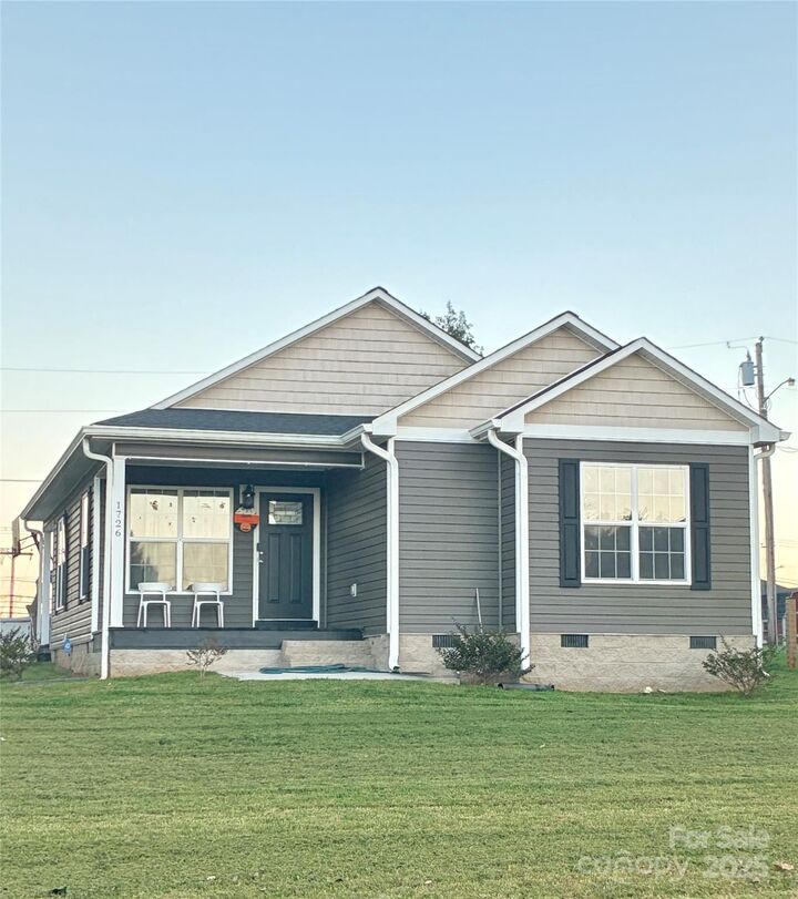 Property Photo: 1726 Arlington Avenue NC 28677
