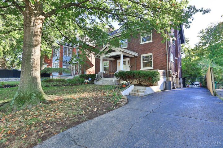 Property Photo:  1344 Delta Avenue  OH 45208 
