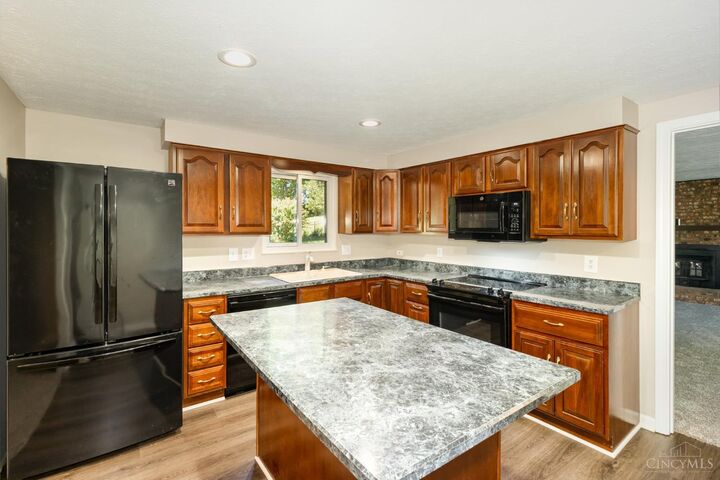 Property Photo: 3227 Algus Lane OH 45248